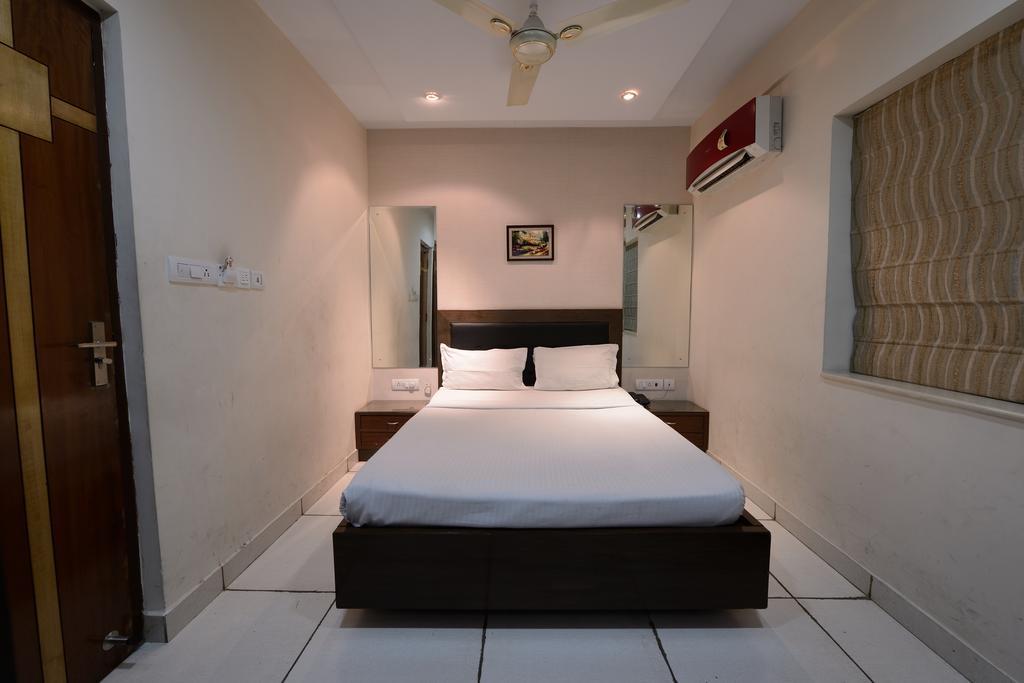 Golden Apple Boutique Hotel Kolkata Bagian luar foto